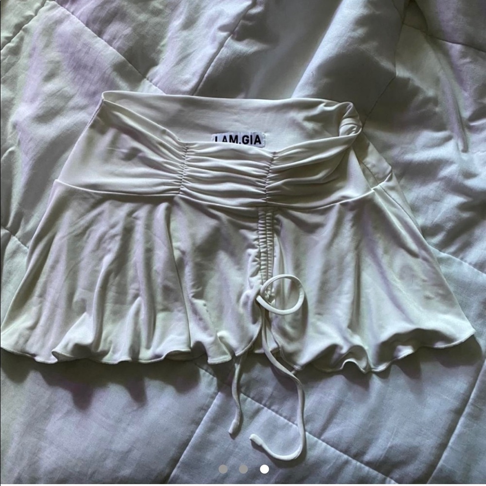 I am gia white Amy skirt